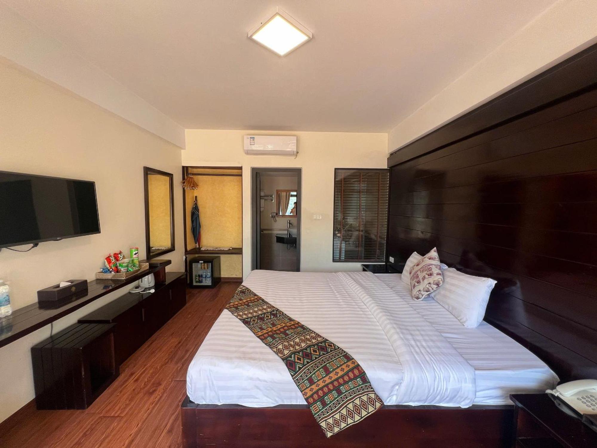 Hotel Village 3*